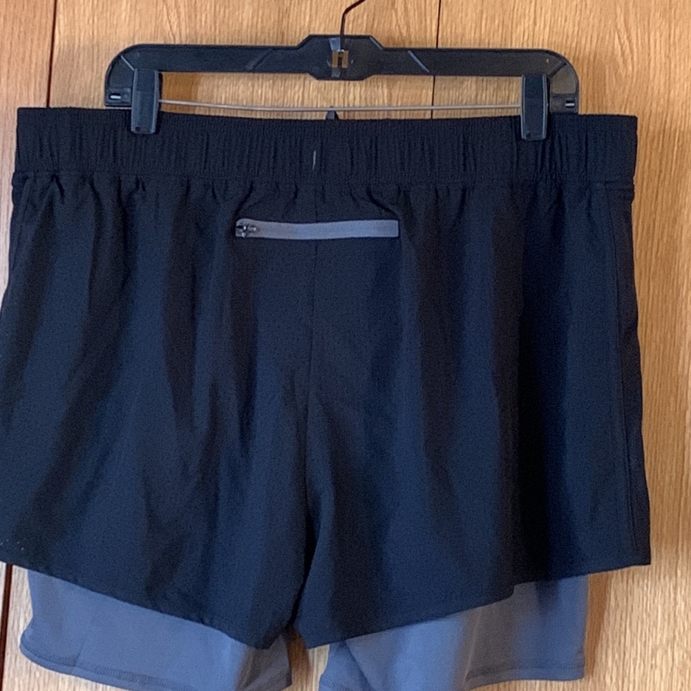 Jockey XL 2 in 1 running exercise gray black mesh side perforated shorts EUC